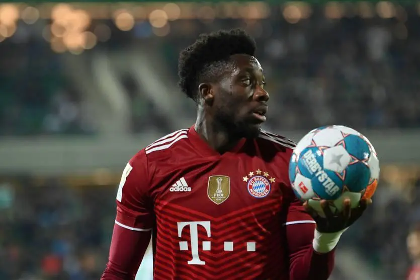 Alfonso Davies é um jogador técnico e rápido do FC Bayern de Munique
